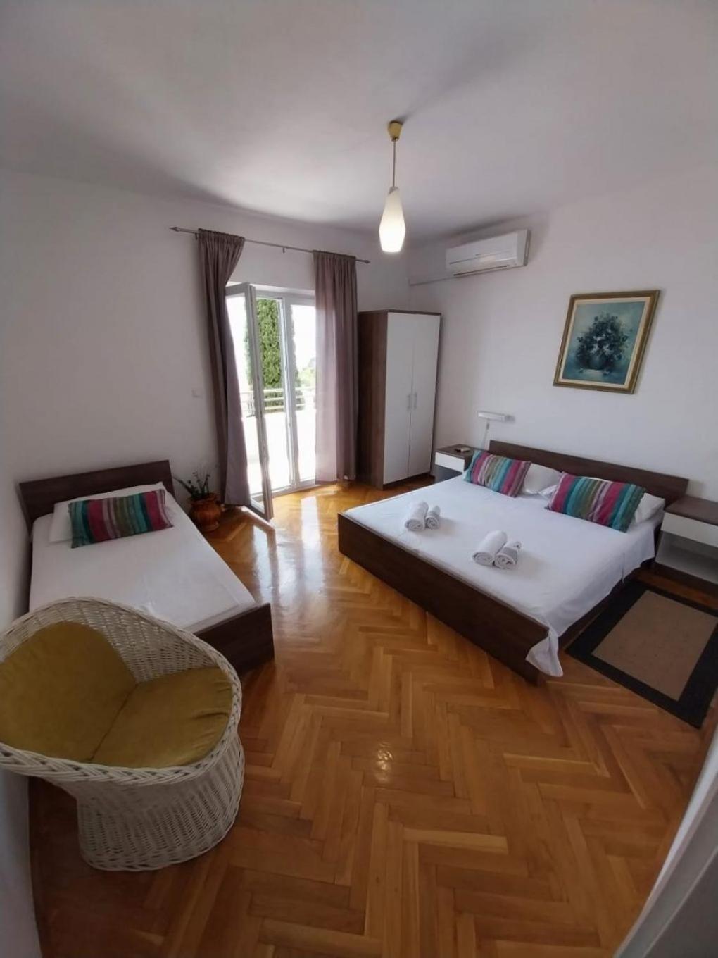Apartments Josip Baška Voda المظهر الخارجي الصورة