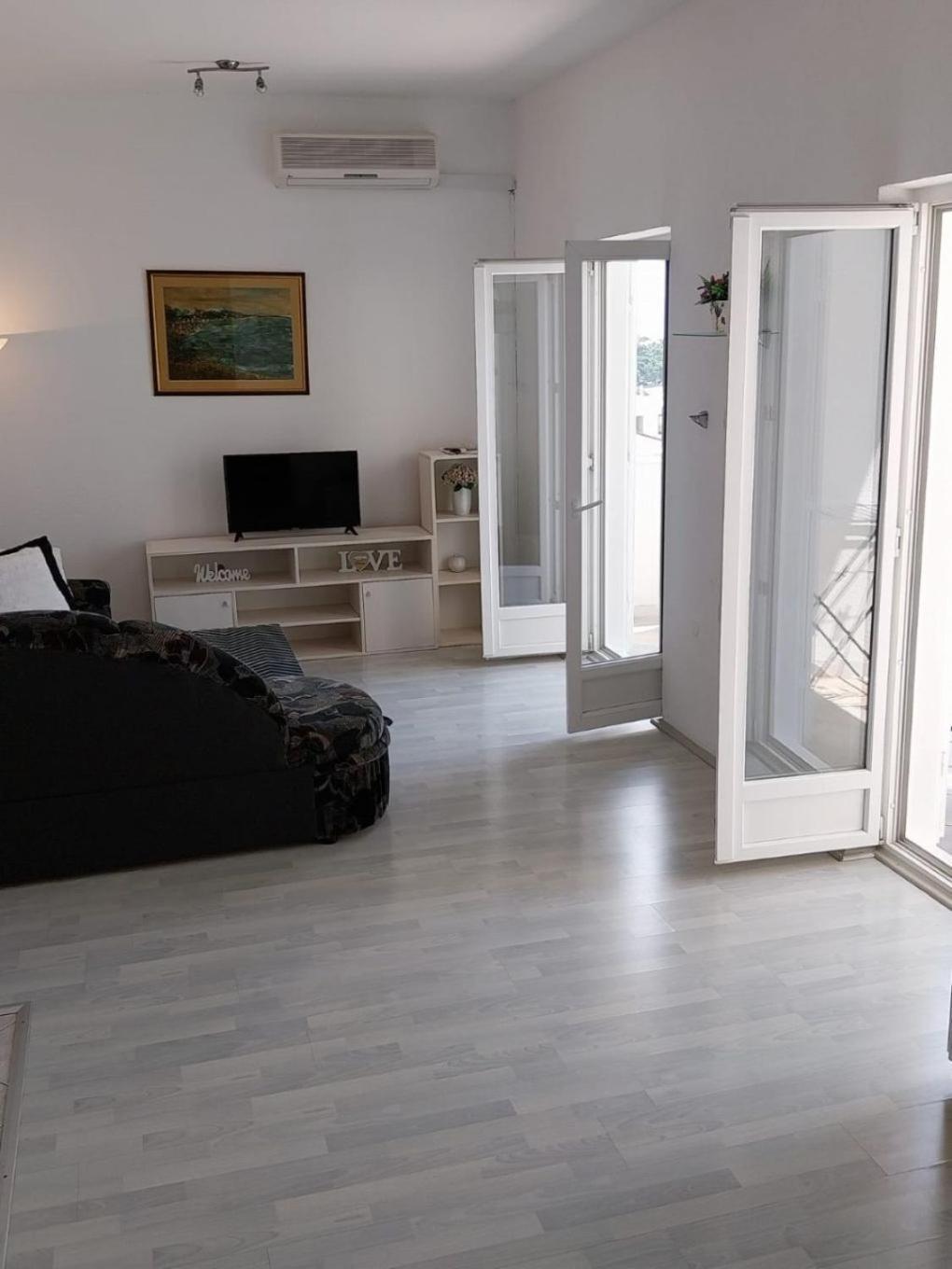 Apartments Josip Baška Voda المظهر الخارجي الصورة