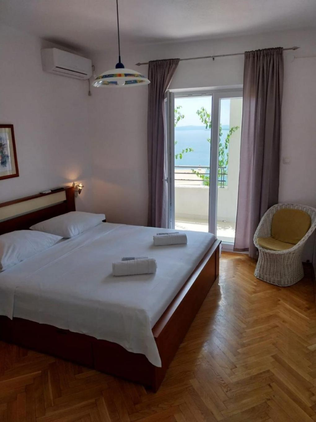 Apartments Josip Baška Voda المظهر الخارجي الصورة