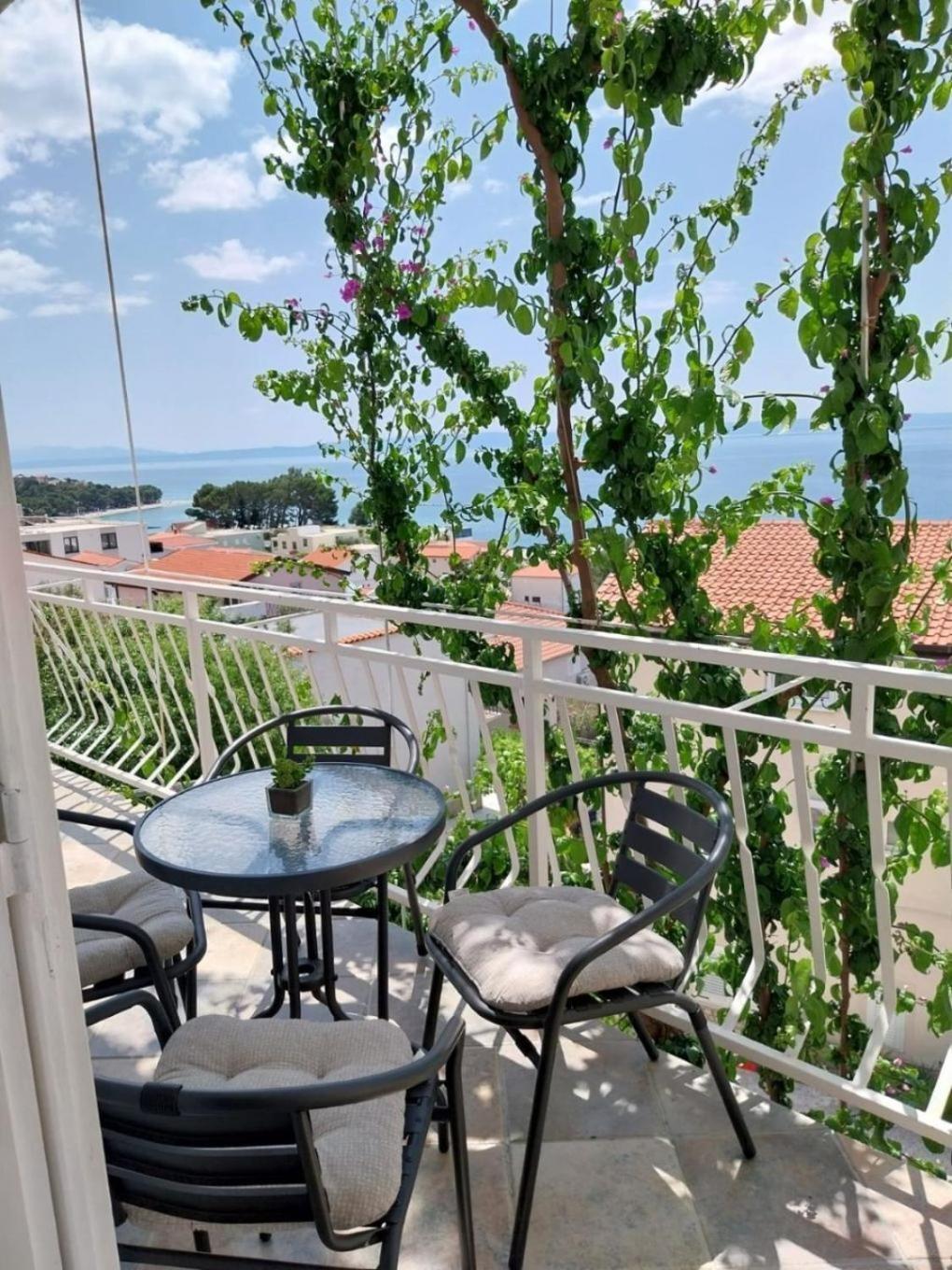 Apartments Josip Baška Voda المظهر الخارجي الصورة